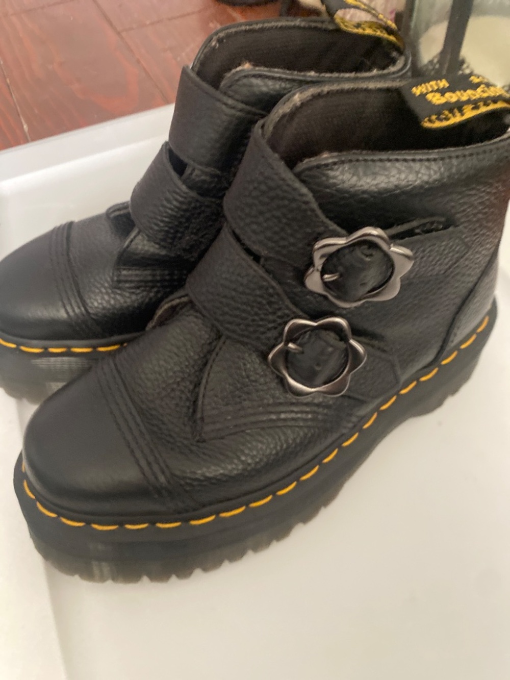 Dr. Martens 6 Devon Flower Boots - Picture 3 of 9